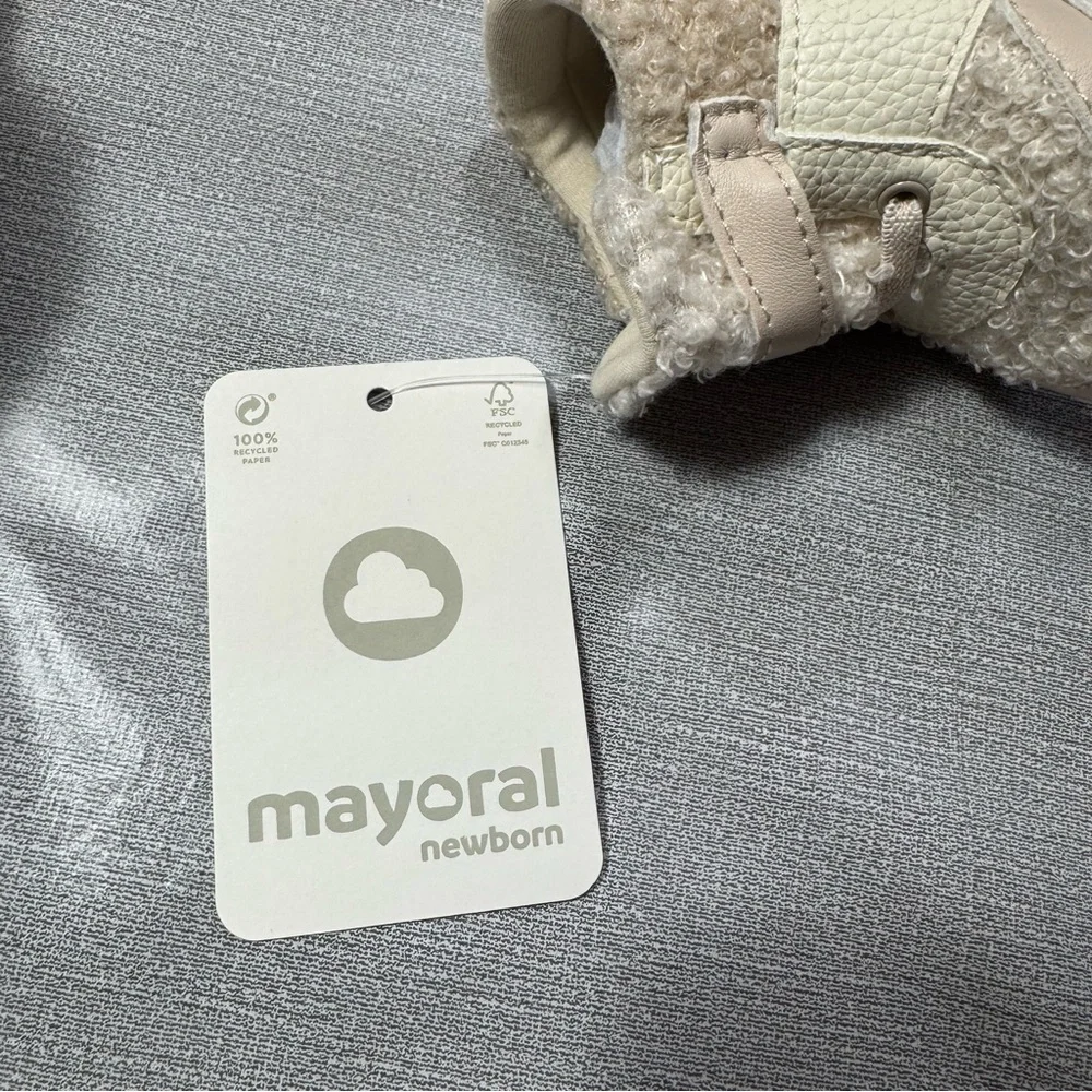 NWT New Mayoral Ecru 9795 BABY SPORTS BOOTS Size 18 (7 - 9 Months)
